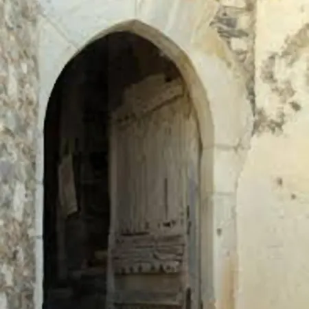 Jolandas Castle House