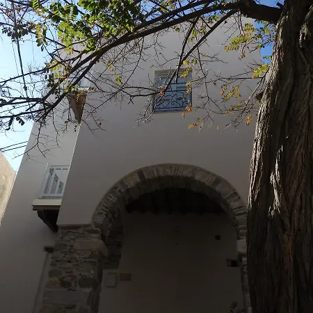 Jolandas Castle House